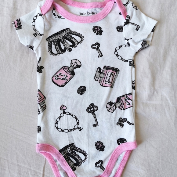 4 Juicy Couture onsies - Picture 4 of 9